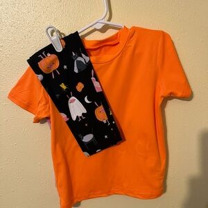 New. Orange T-Shirt with Halloween Print Leggings